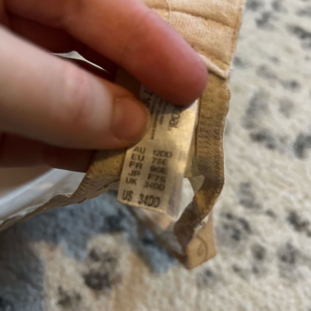 Wacoal minimizer bra in nude size 34 double D